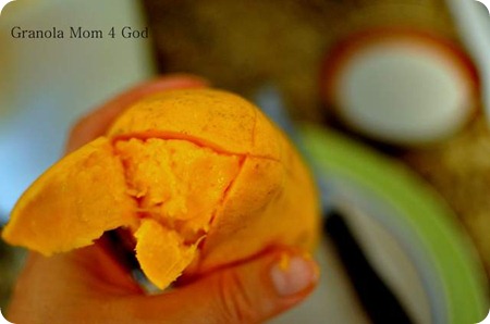 how to cut a mango