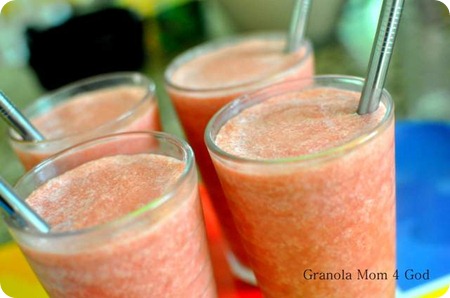 strawberry smoothie with straws